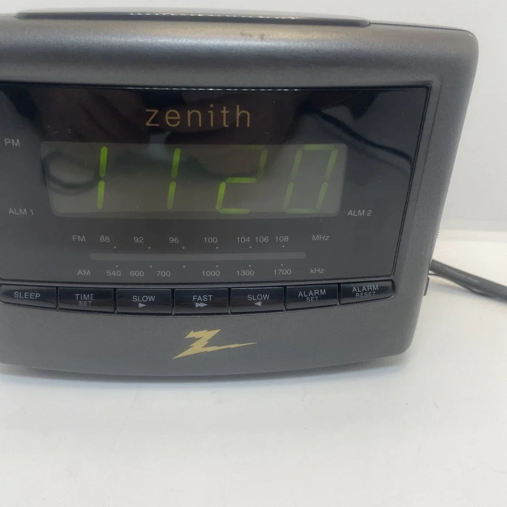Vintage 90's Zenith‎ Z124B AM FM Dual Alarm Clock Radio Working Condition Tested